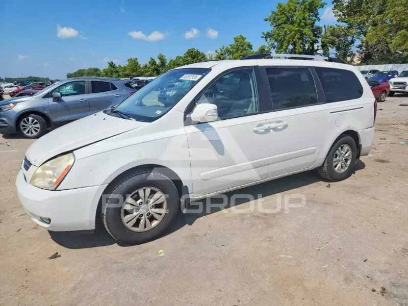 2012 KIA Sedona photo