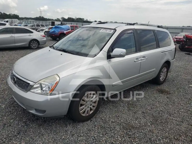 2012 KIA Sedona фото
