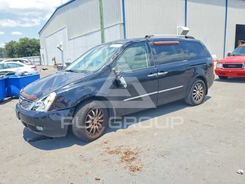 2012 KIA Sedona фото