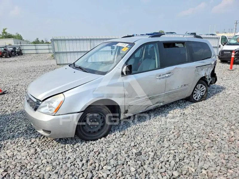 2012 KIA Sedona photo