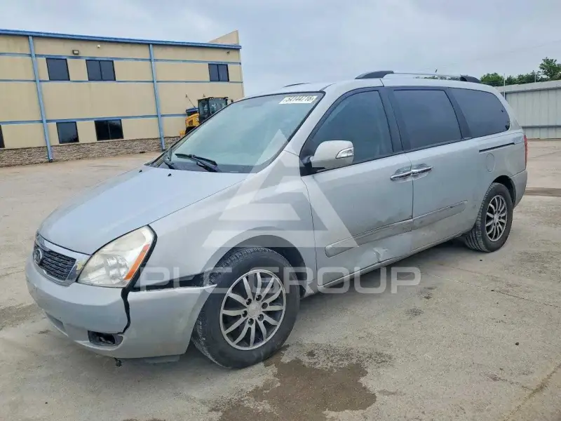 2012 KIA Sedona фото