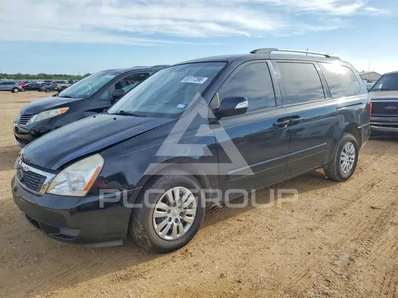 2012 KIA Sedona photo