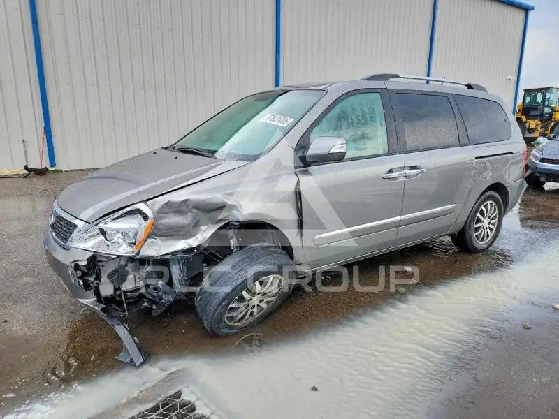 2012 KIA Sedona photo
