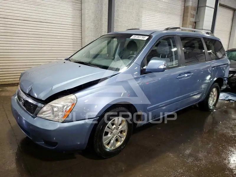 2012 KIA Sedona photo