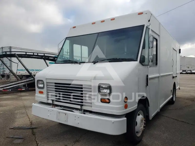 2012 Ford F-590 photo