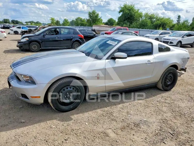 2012 Ford MUSTANG фото
