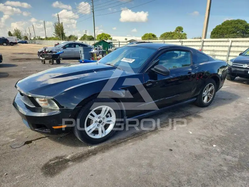 2012 Ford MUSTANG фото