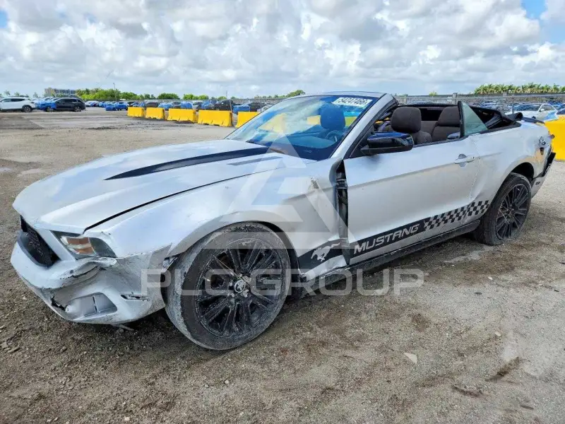 2012 Ford MUSTANG photo