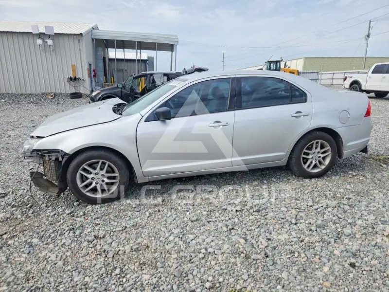2012 Ford FUSION фото