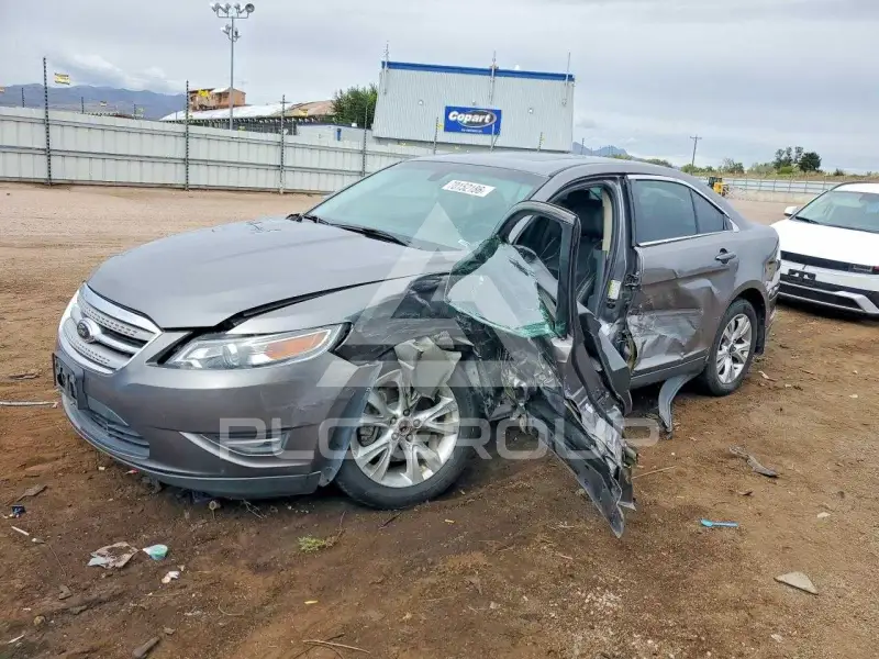 2012 Ford TAURUS фото
