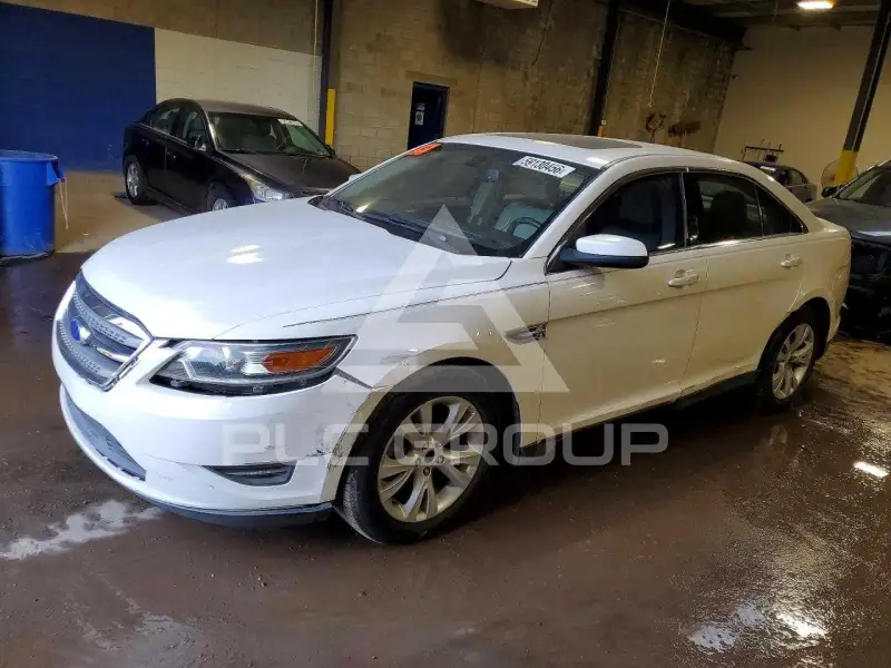 2012 Ford TAURUS фото