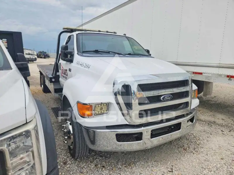 2012 Ford F-650 фото
