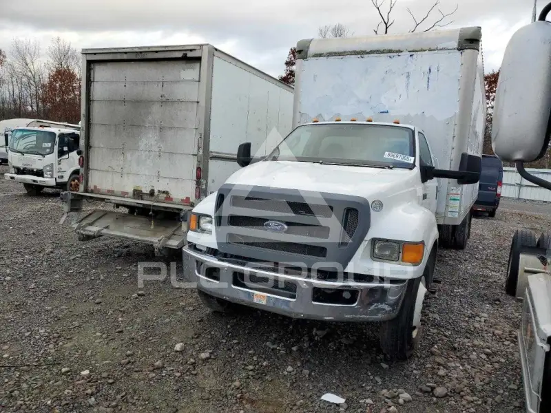 2012 Ford F-750 photo