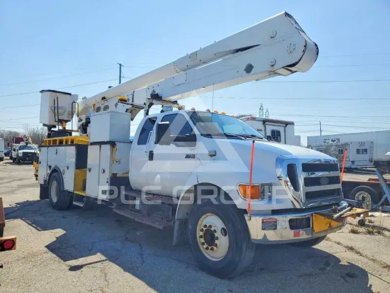 2012 Ford F-750 photo