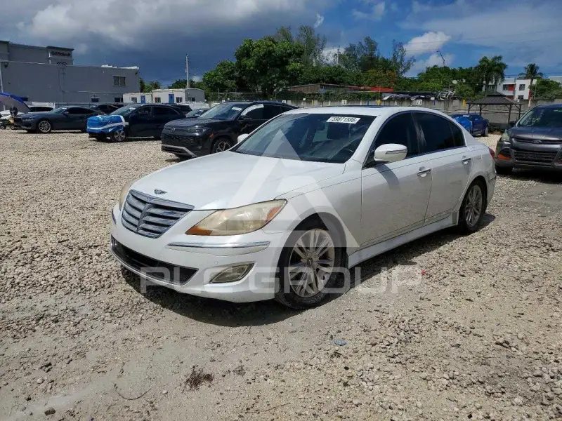 2012 Hyundai Genesis photo