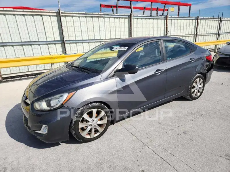 2012 Hyundai Accent photo