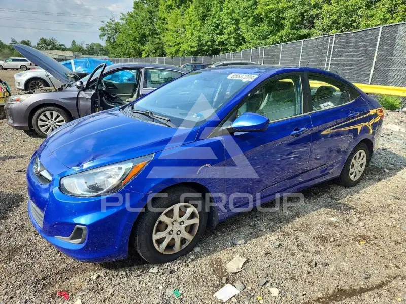 2012 Hyundai Accent photo