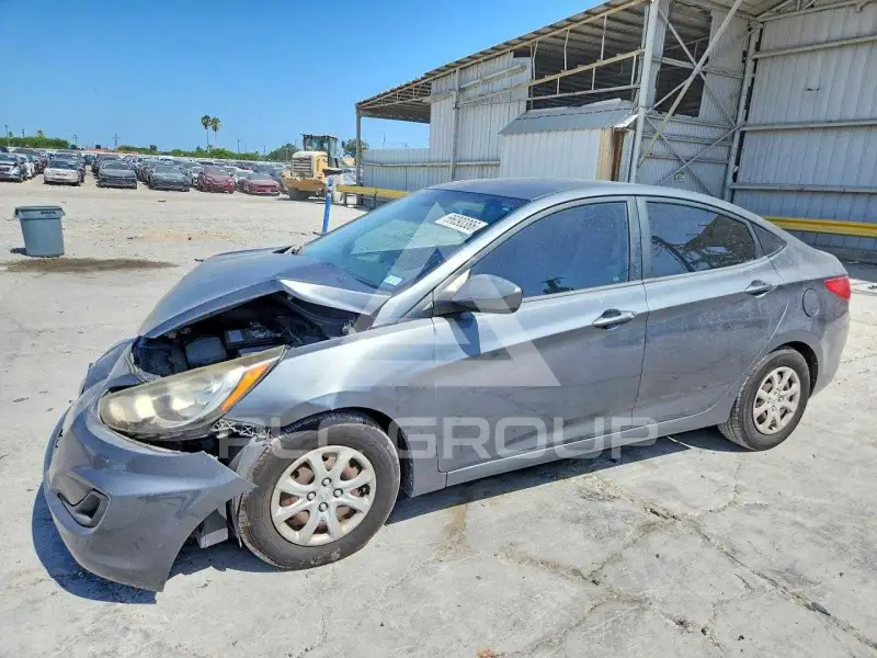 2012 Hyundai Accent photo