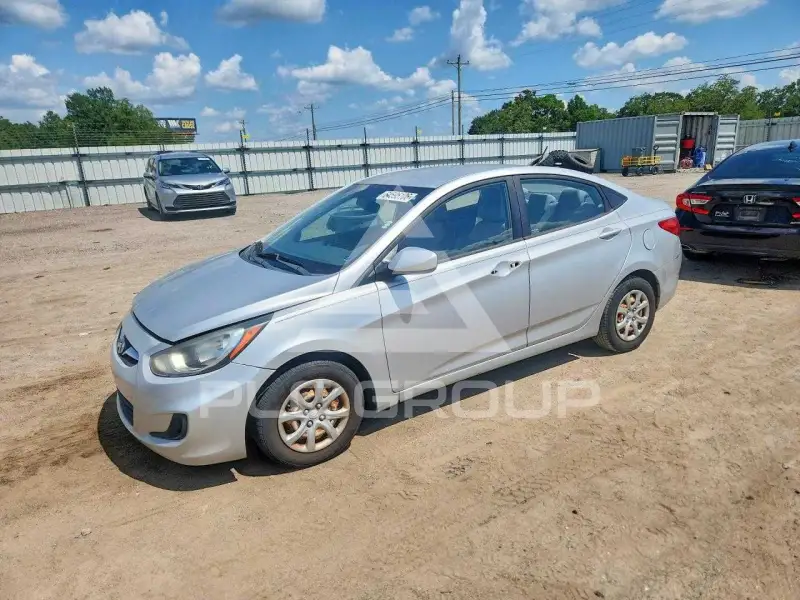 2012 Hyundai Accent фото