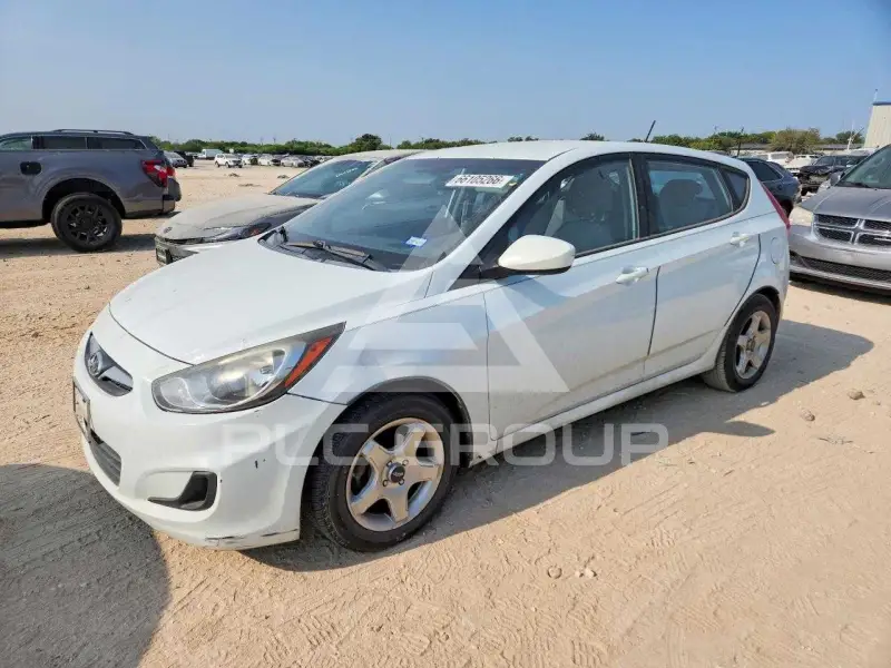 2012 Hyundai Accent фото