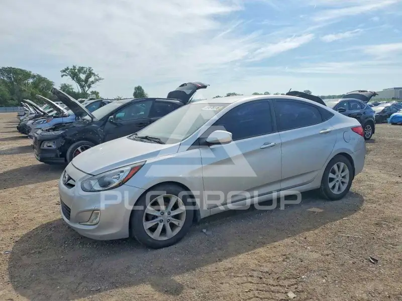 2012 Hyundai Accent фото