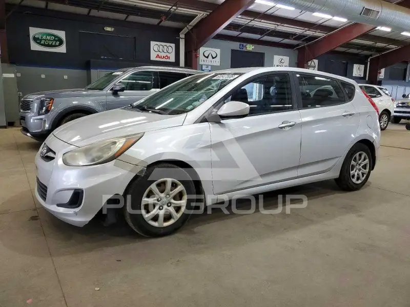 2012 Hyundai Accent фото