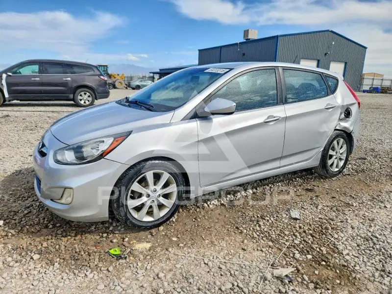 2012 Hyundai Accent photo