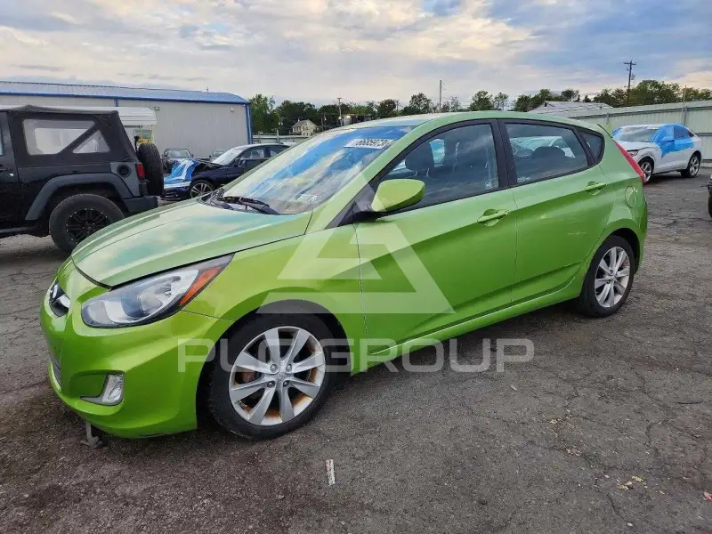2012 Hyundai Accent photo