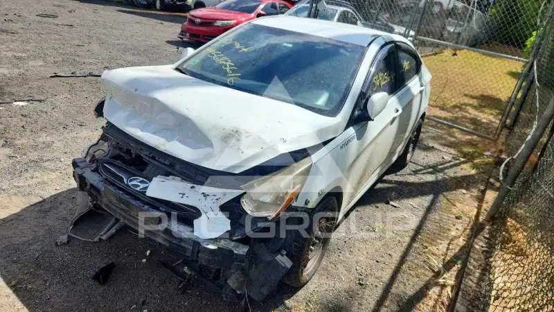 2012 Hyundai Accent фото