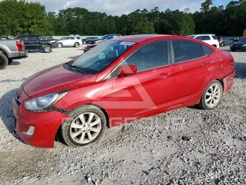 2012 Hyundai Accent photo