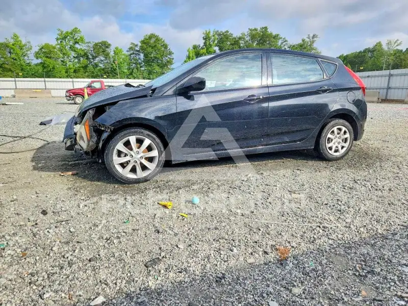 2012 Hyundai Accent фото