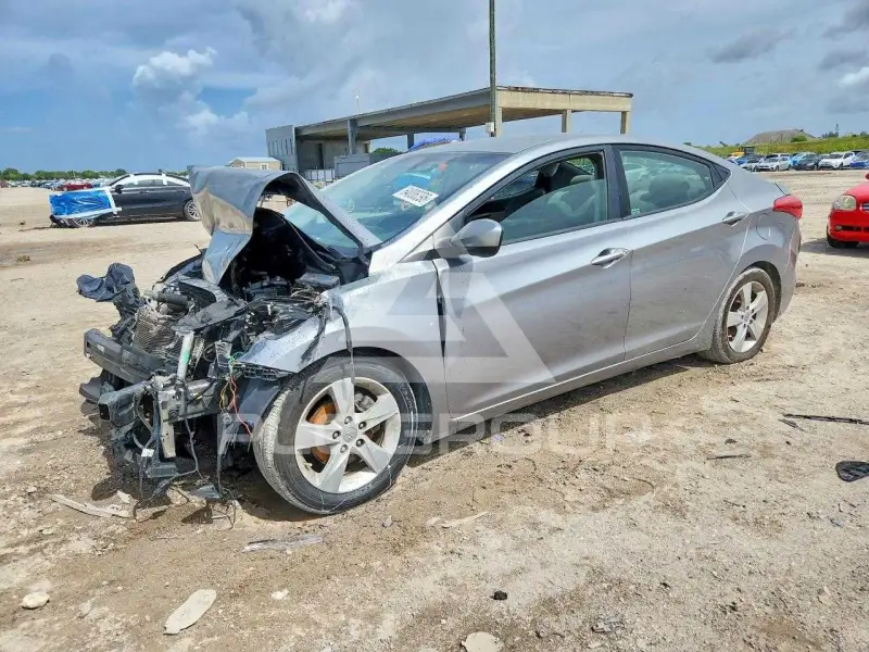 2012 Hyundai Elantra photo