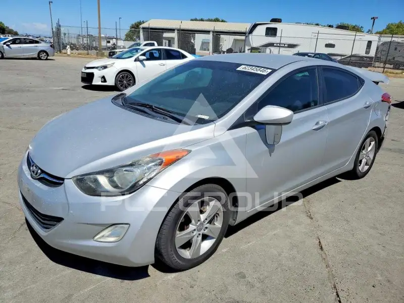 2012 Hyundai Elantra photo