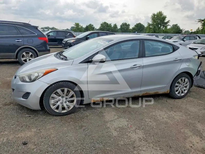 2012 Hyundai Elantra photo