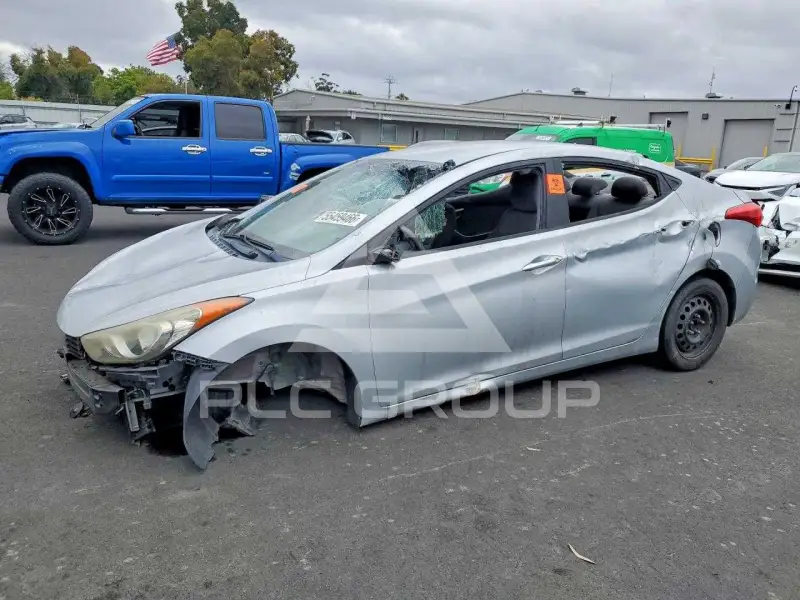 2012 Hyundai Elantra photo