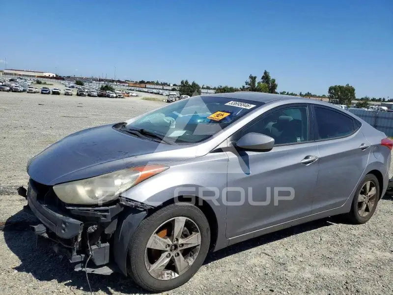 2012 Hyundai Elantra photo