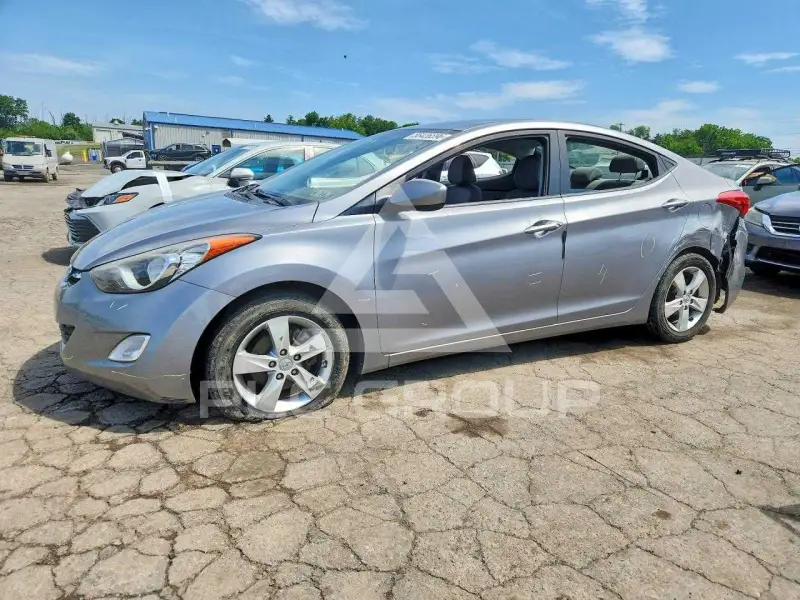 2012 Hyundai Elantra photo