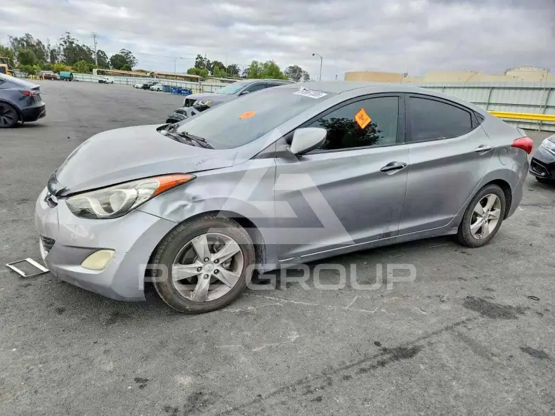 2012 Hyundai Elantra photo