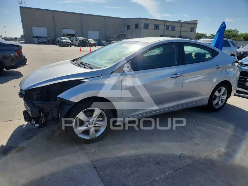 2012 Hyundai Elantra photo