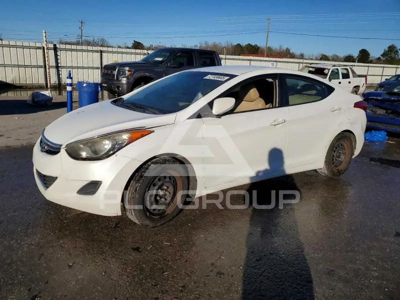 2012 Hyundai Elantra photo