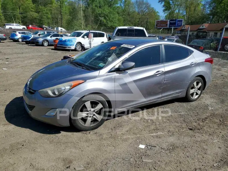 2012 Hyundai Elantra photo