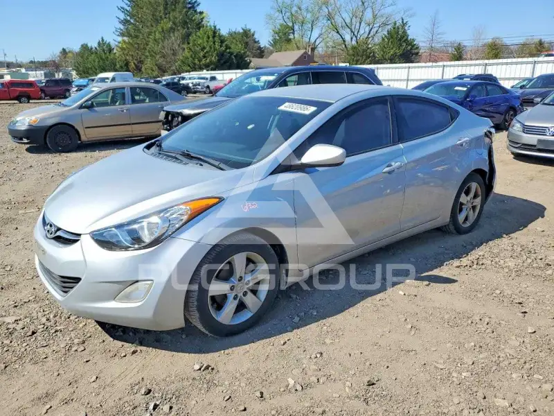 2012 Hyundai Elantra photo