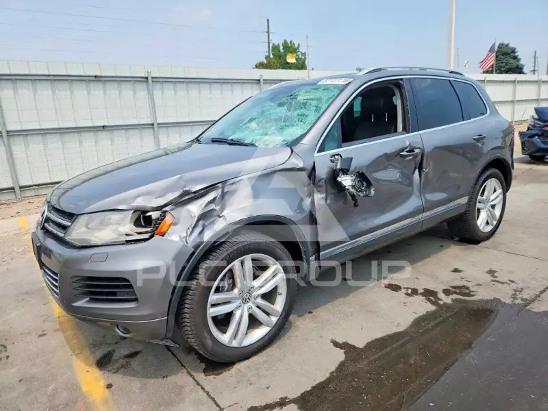 2012 Volkswagen Touareg photo