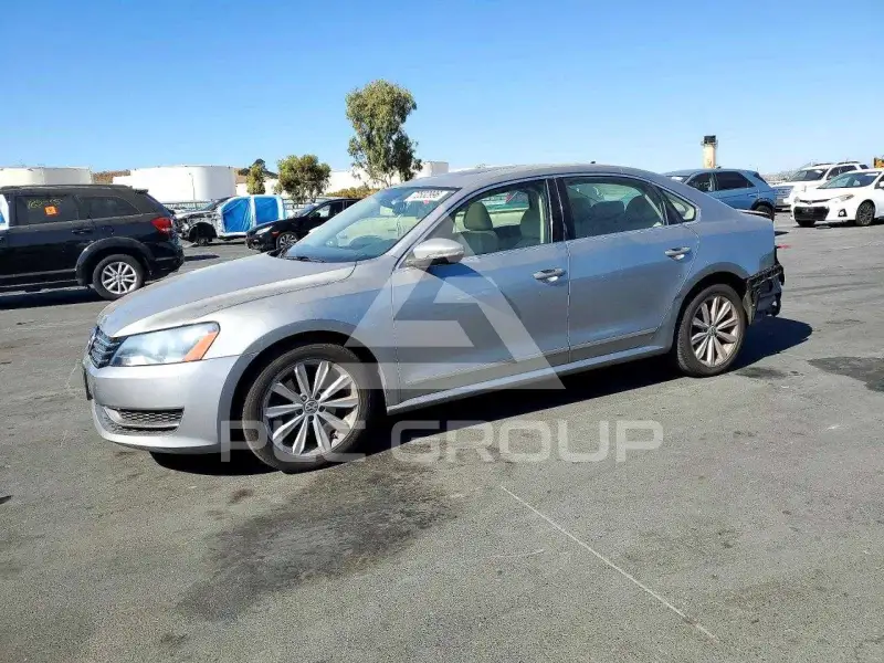 2012 Volkswagen Passat photo