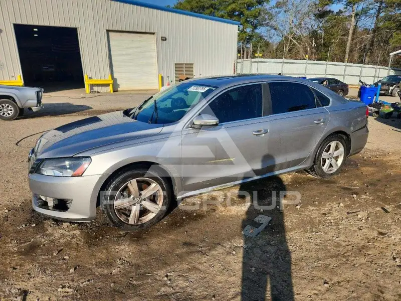 2012 Volkswagen Passat photo