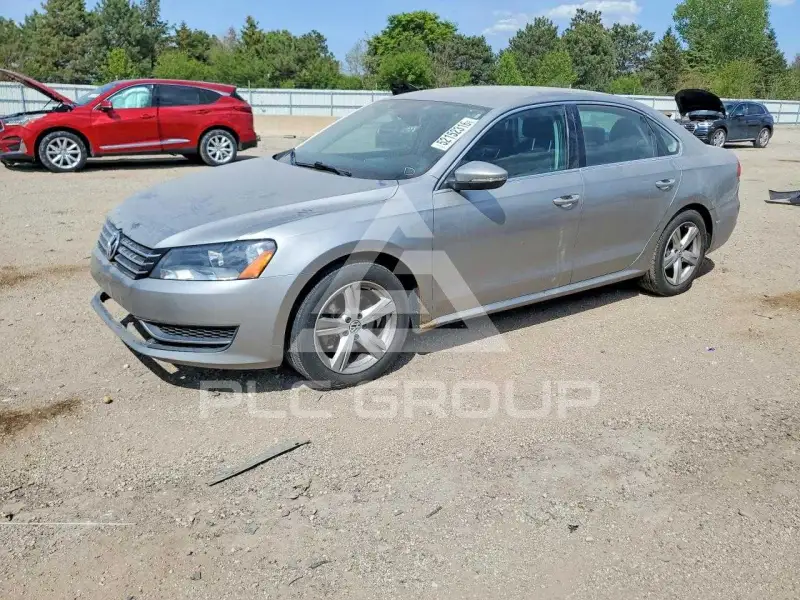 2012 Volkswagen Passat фото