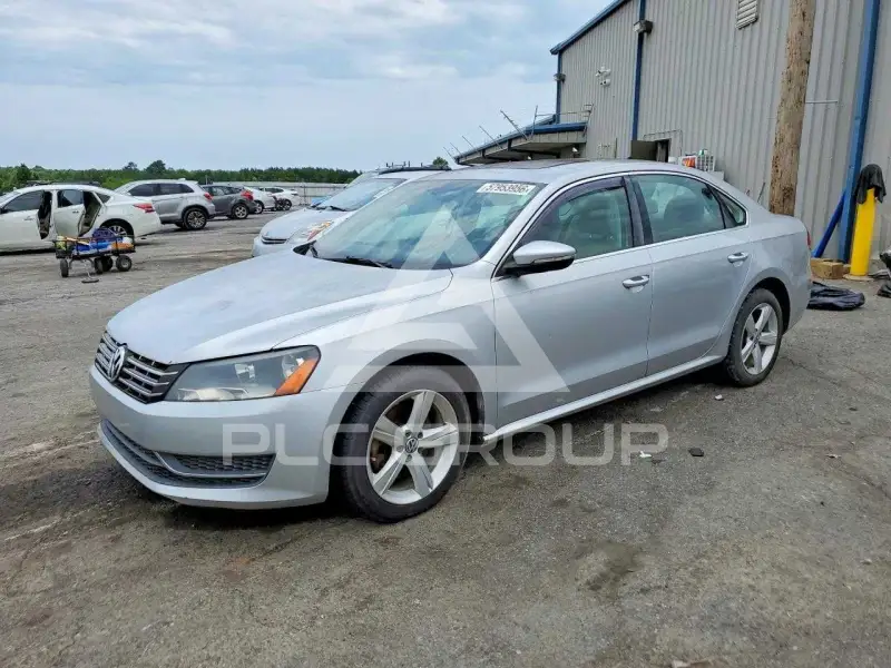 2012 Volkswagen Passat photo