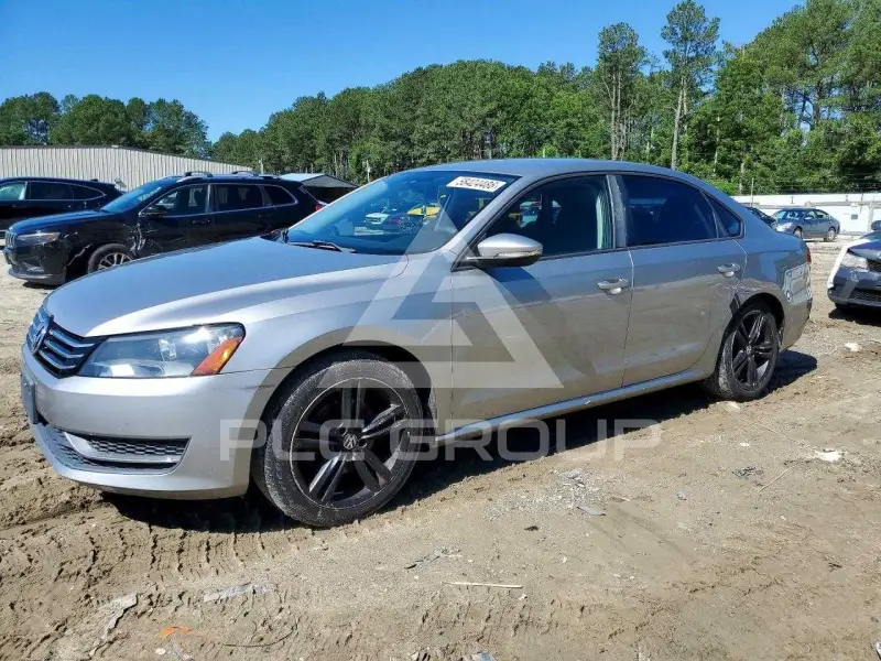 2012 Volkswagen Passat photo