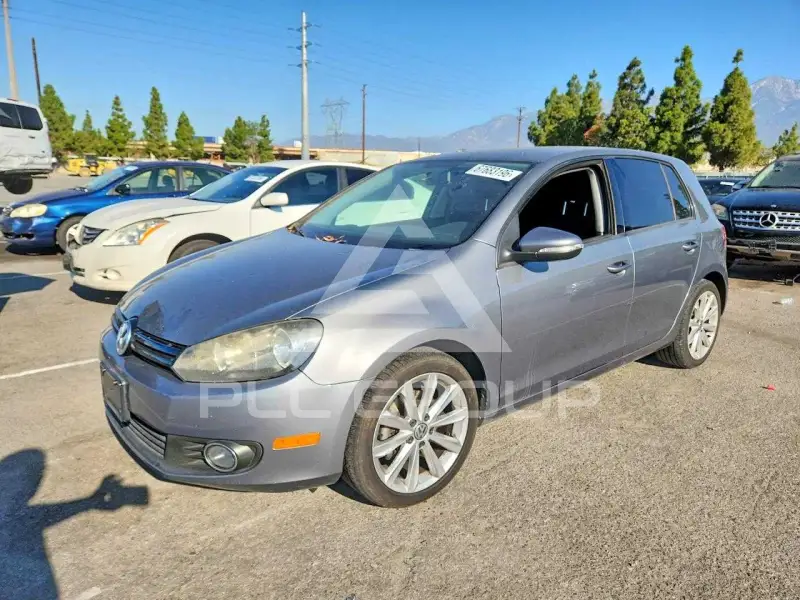 2012 Volkswagen GOLF photo