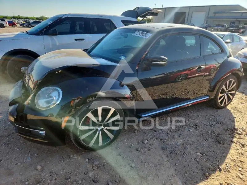 2012 Volkswagen BEETLE photo
